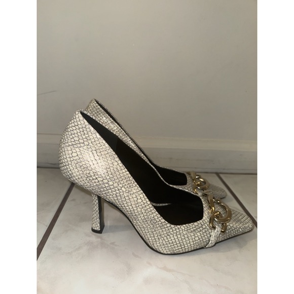 NWOB Steve Madden Women's Fazzio Pump Snake Print Size 7 - Picture 8 of 13